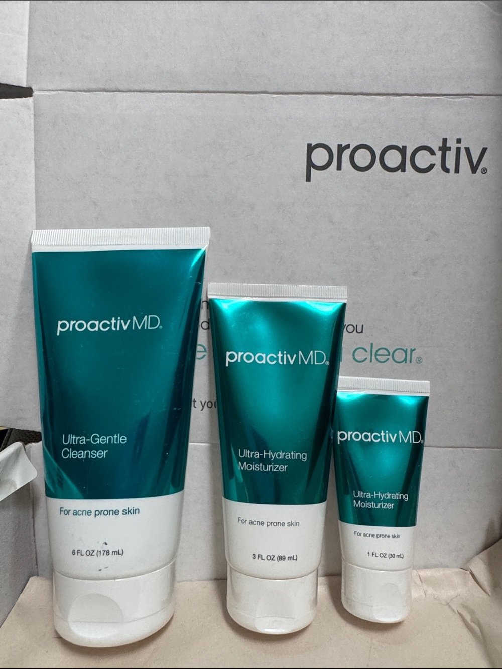 Proactiv Teal and White Ultra-Gentle Cleanser + Ultra-Hydrating Moisturizer Set